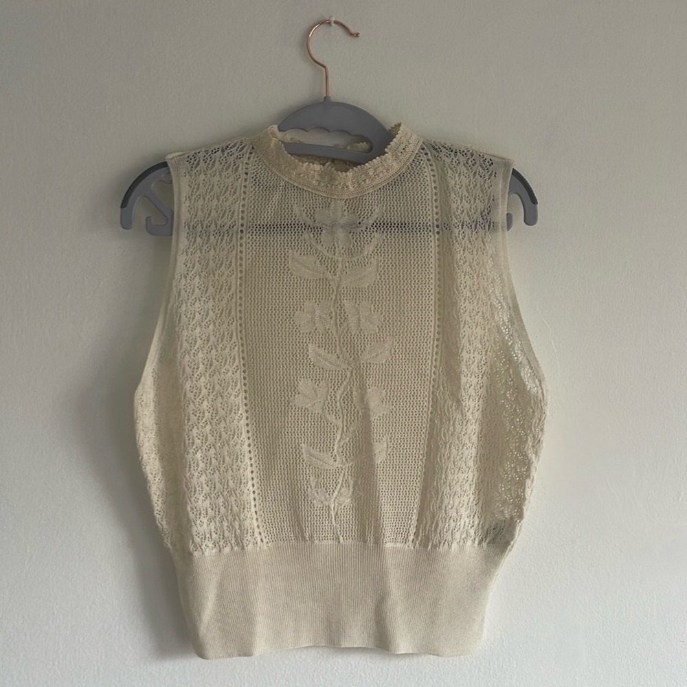 NWOT Zara off-white sleeveless lacelike top